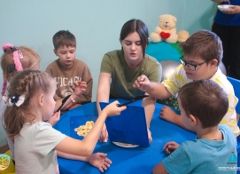«Винегрет и шоколадное фондю с бананом, пожалуйста»